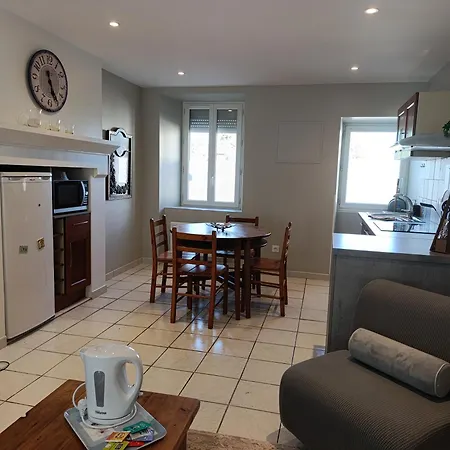 Maison La Maisonnette Hébergement de vacances La Châtaigneraie